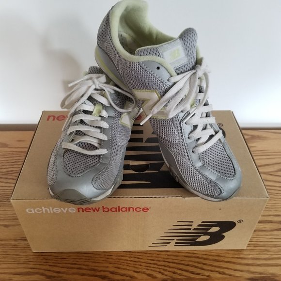 new balance women's cw442 sneaker